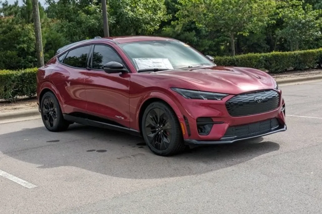 2025 Ford Mustang Mach-E GT photo 1