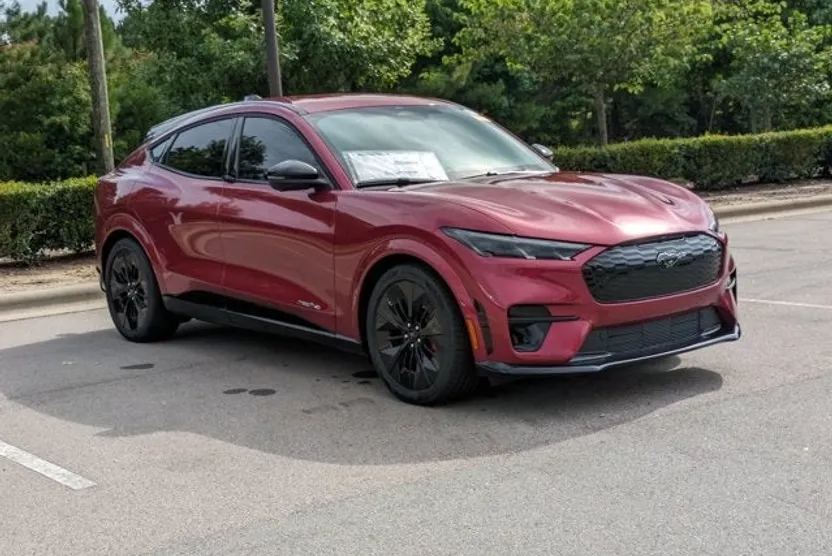 2025 Ford Mustang Mach-E GT photo 1