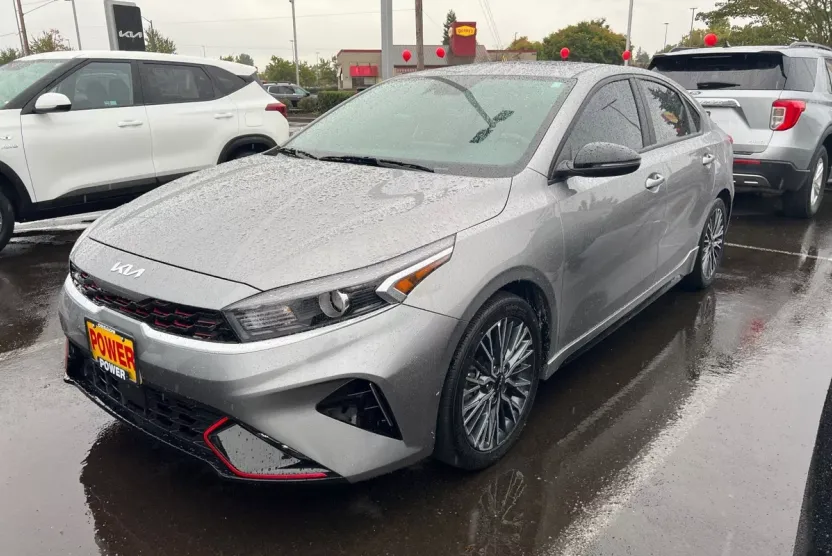 2023 Kia Forte GT-Line photo 1