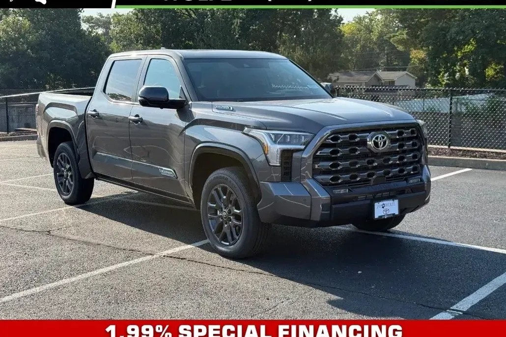 2026 Toyota Tundra Platinum photo 1