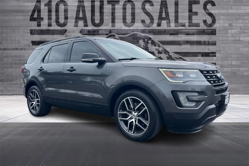 2016 Ford Explorer Sport photo 1