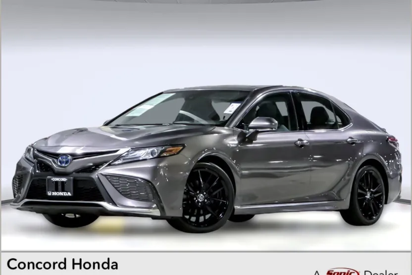 2021 Toyota Camry Hybrid XSE photo 1
