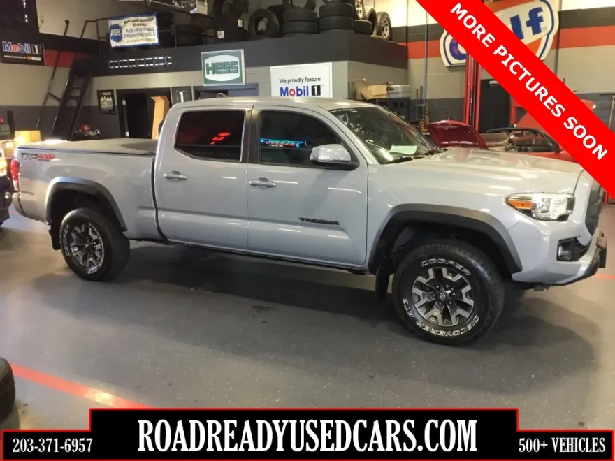 2018 Toyota Tacoma TRD Sport 4x4 photo 1