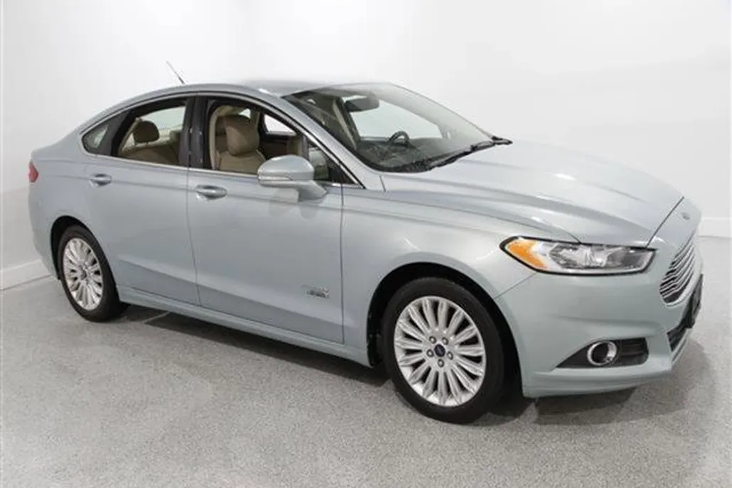2014 Ford Fusion Energi SE photo 1
