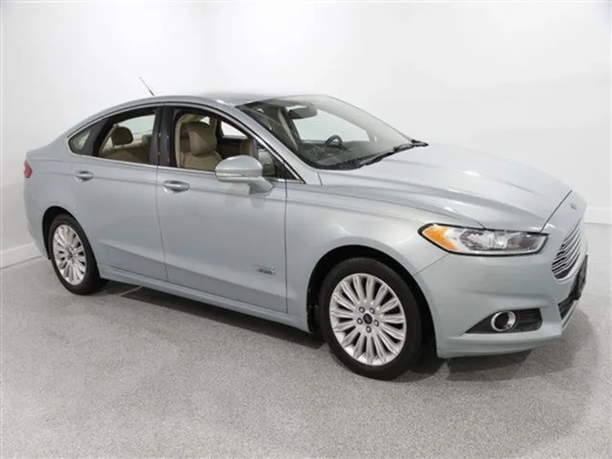 2014 Ford Fusion Energi SE photo 1