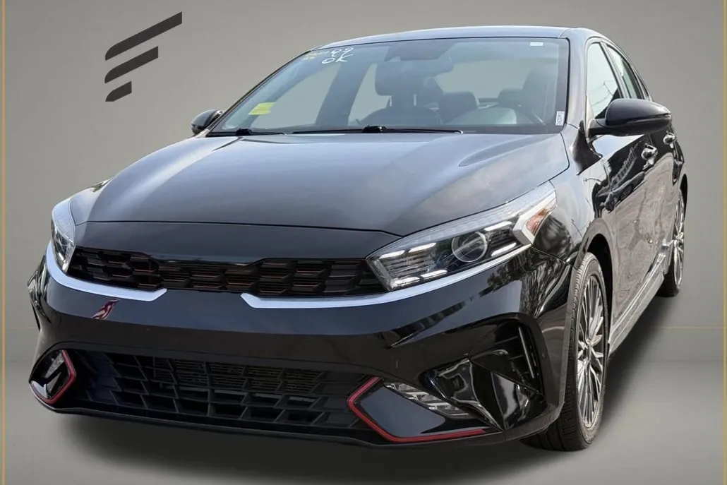 2022 Kia Forte GT-Line photo 1
