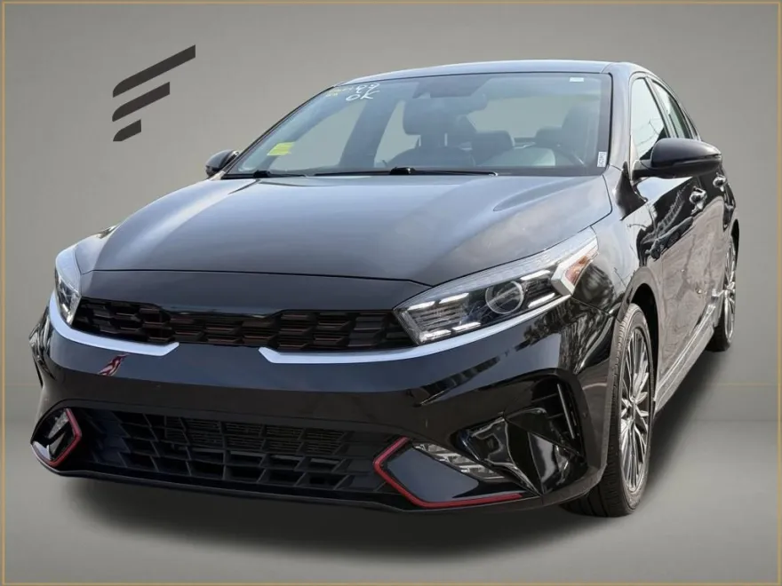 2022 Kia Forte GT-Line photo 1