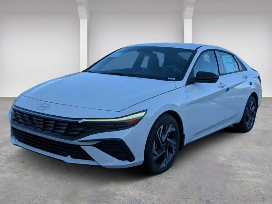 2025 Hyundai Elantra SEL Sport photo 1