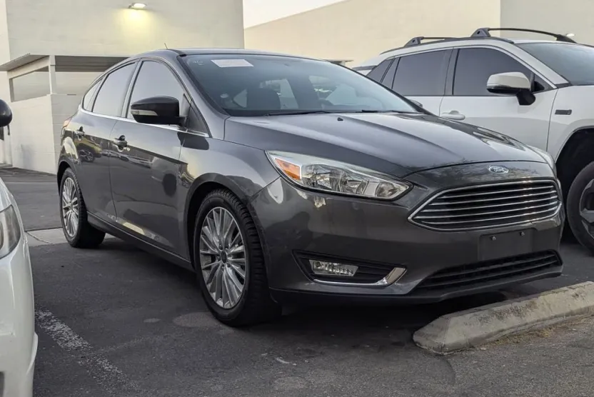 2017 Ford Focus Titanium photo 1
