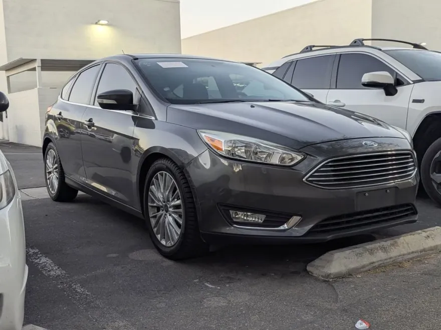 2017 Ford Focus Titanium photo 1