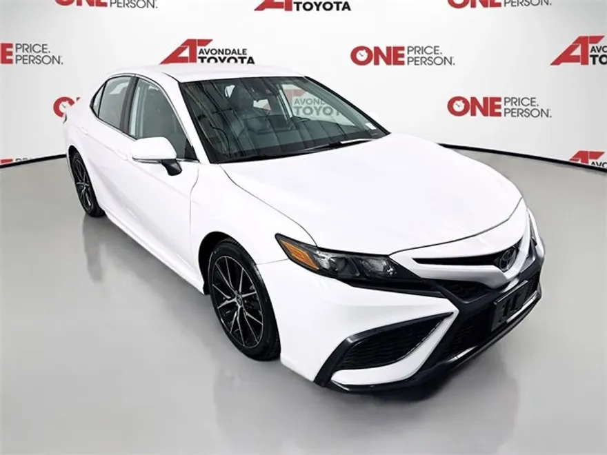 2023 Toyota Camry SE photo 1