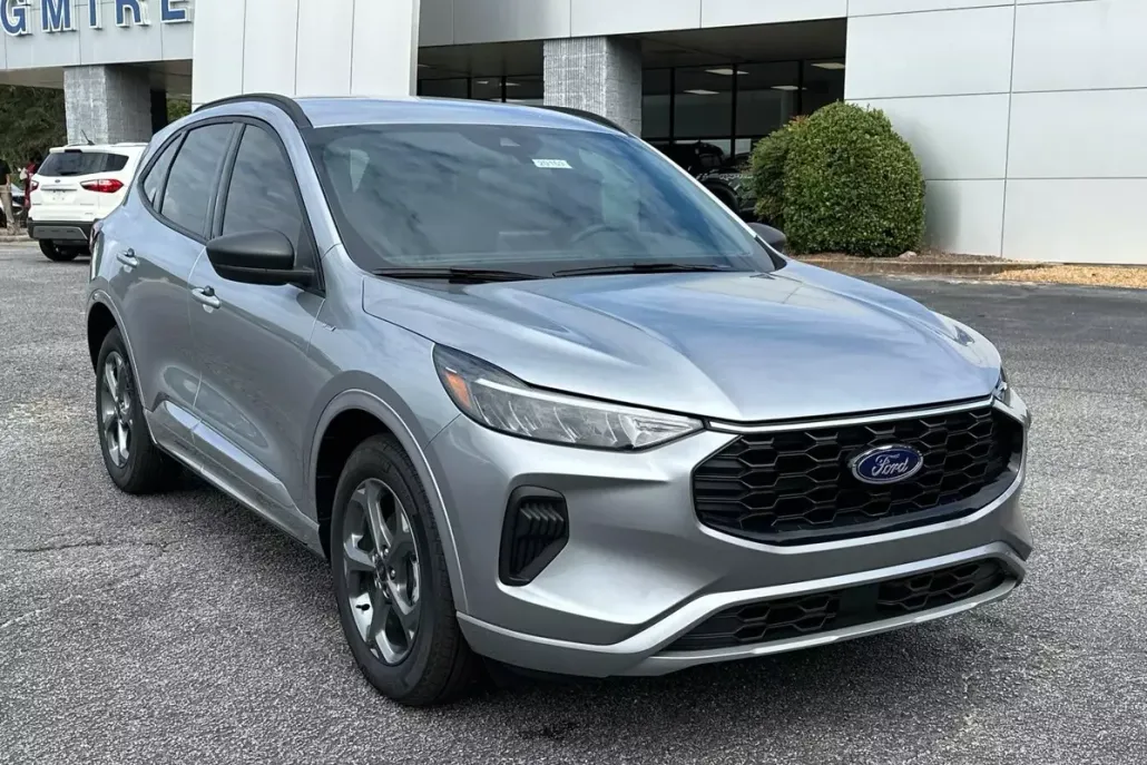 2024 Ford Escape ST-Line photo 1
