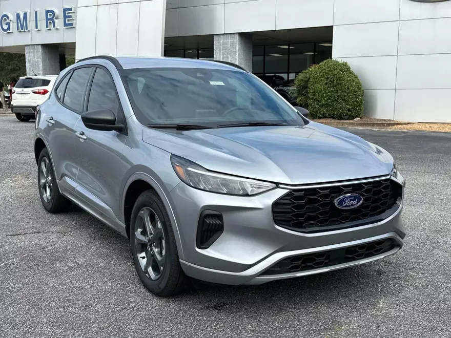 2024 Ford Escape ST-Line photo 1