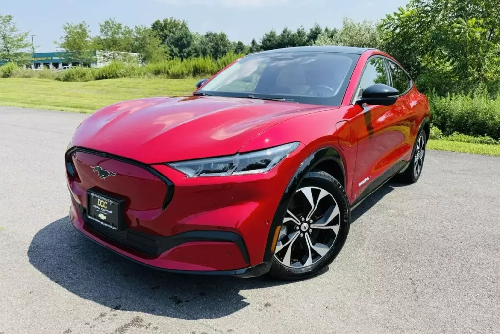 2021 Ford Mustang Mach-E Premium photo 1