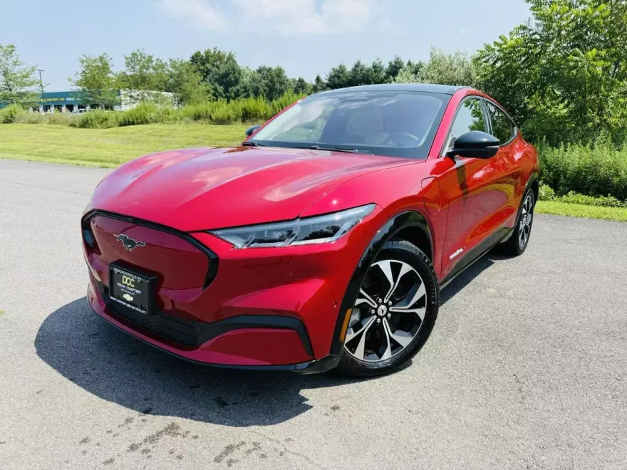 2021 Ford Mustang Mach-E Premium photo 1