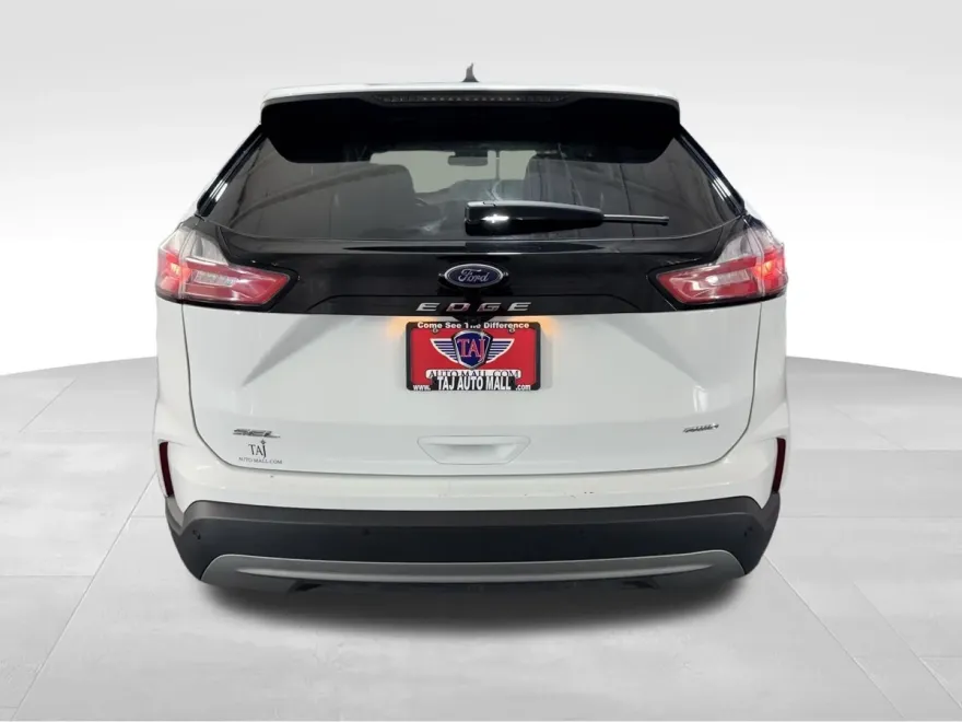 2024 Ford Edge SEL photo 5