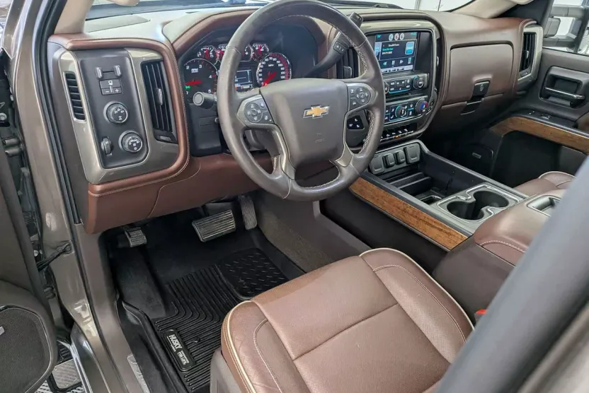 2015 Chevrolet Silverado 2500HD High Country photo 1