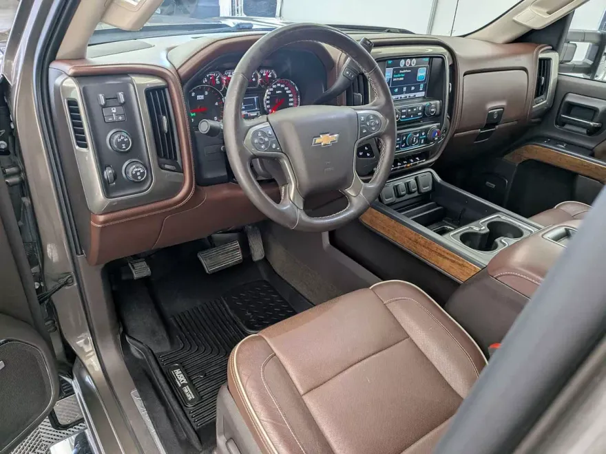 2015 Chevrolet Silverado 2500HD High Country photo 1