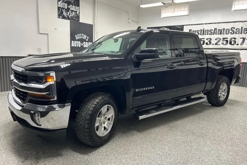 2017 Chevrolet Silverado 1500 LT photo 1