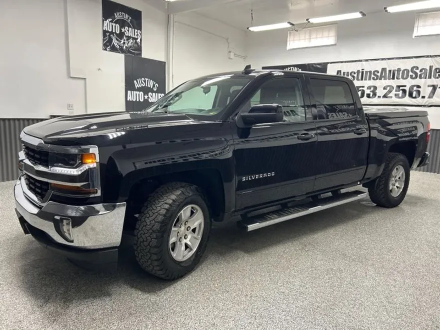 2017 Chevrolet Silverado 1500 LT photo 1