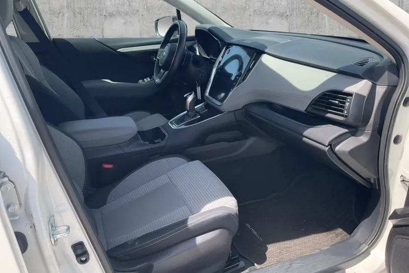 2023 Subaru Outback Premium photo 1
