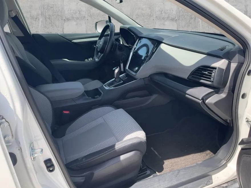 2023 Subaru Outback Premium photo 1