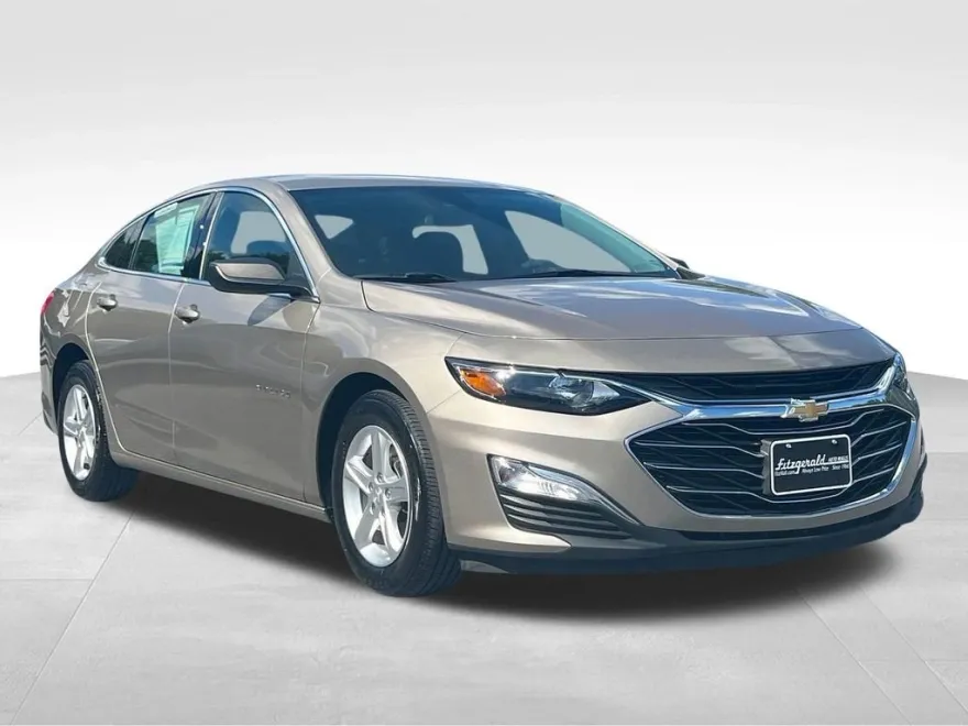 2023 Chevrolet Malibu LS photo 1