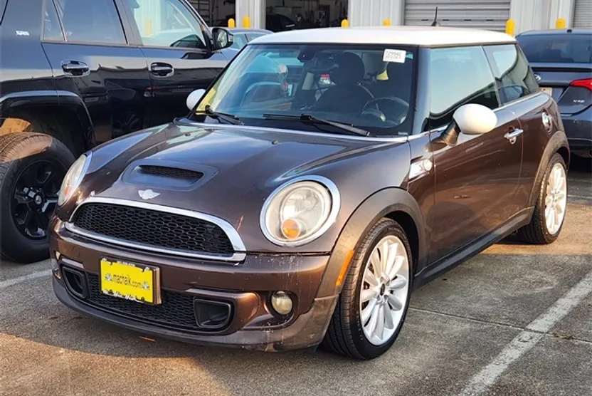 2011 Mini Cooper Hardtop S photo 1