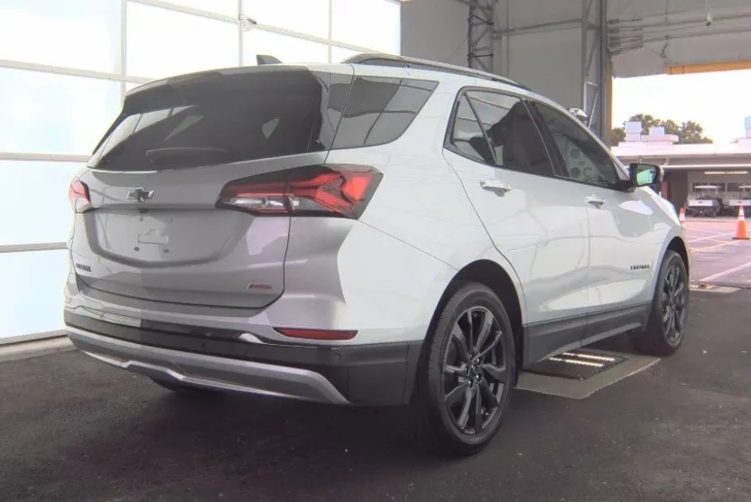 2022 Chevrolet Equinox RS photo 1