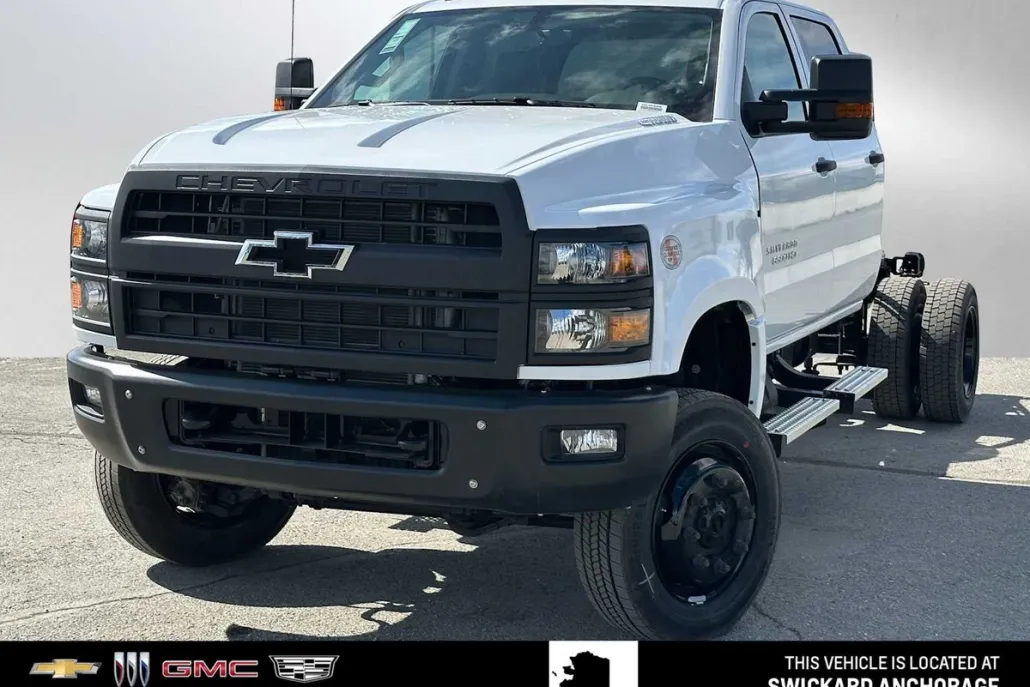 2024 Chevrolet Silverado 5500HD Work Truck photo 1