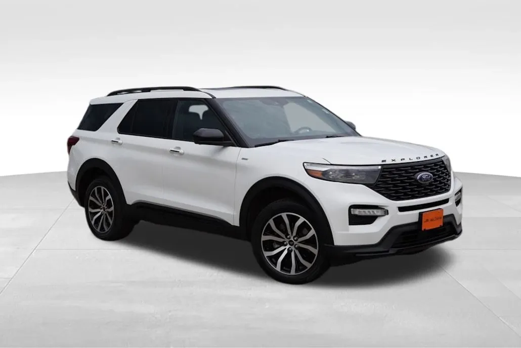 2023 Ford Explorer ST-Line photo 1
