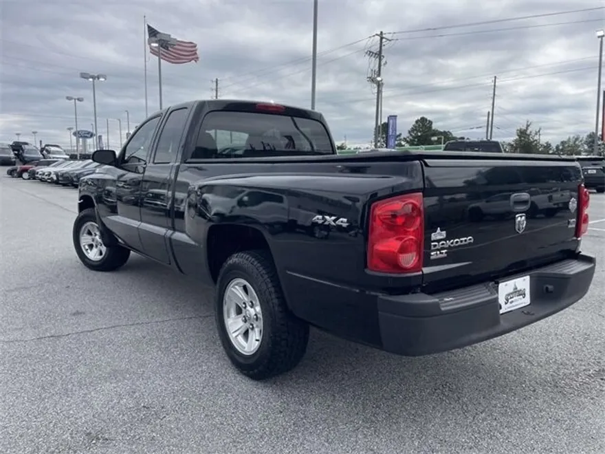 2010 Dodge Dakota ST photo 1