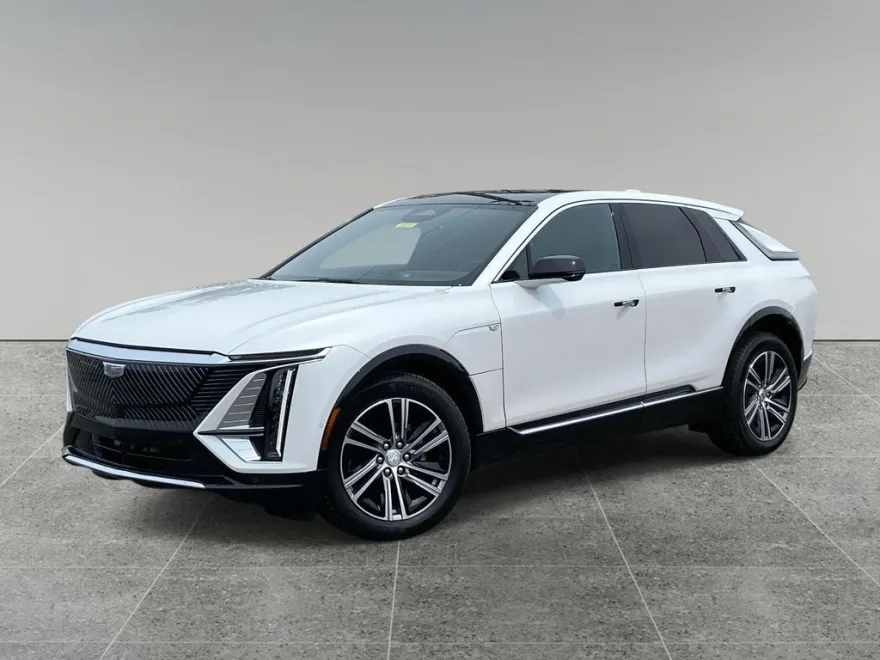 2025 Cadillac Lyriq Luxury photo 1