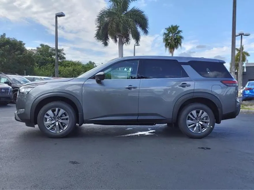 2025 Nissan Pathfinder S photo 1