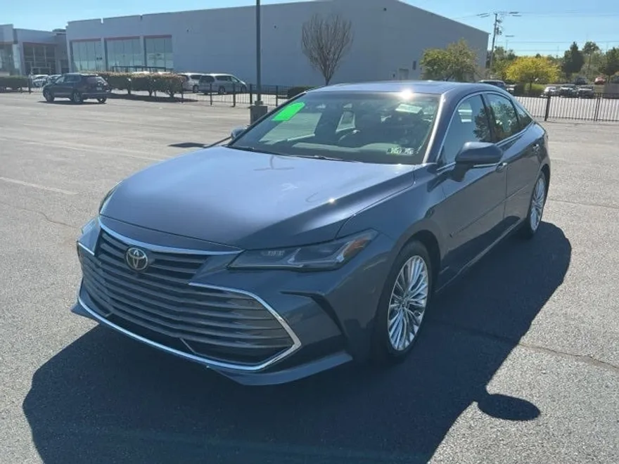 2019 Toyota Avalon Limited photo 1
