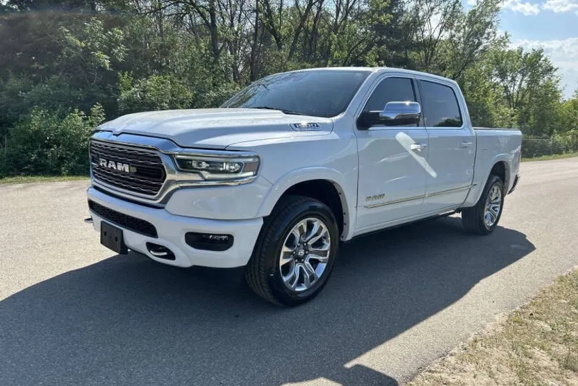 2023 Ram 1500 Limited photo 1