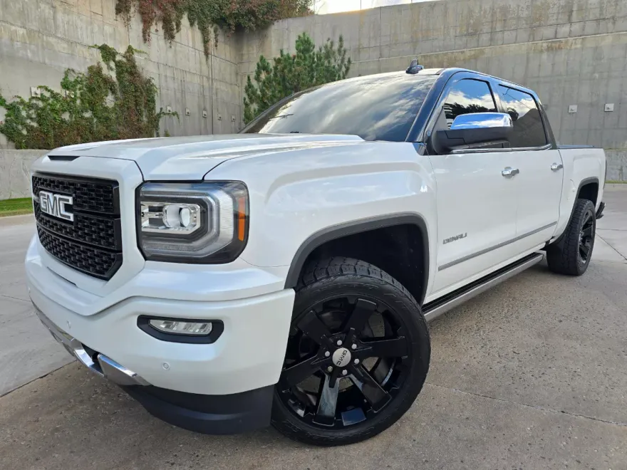 2016 Gmc Sierra 1500 Denali photo 2