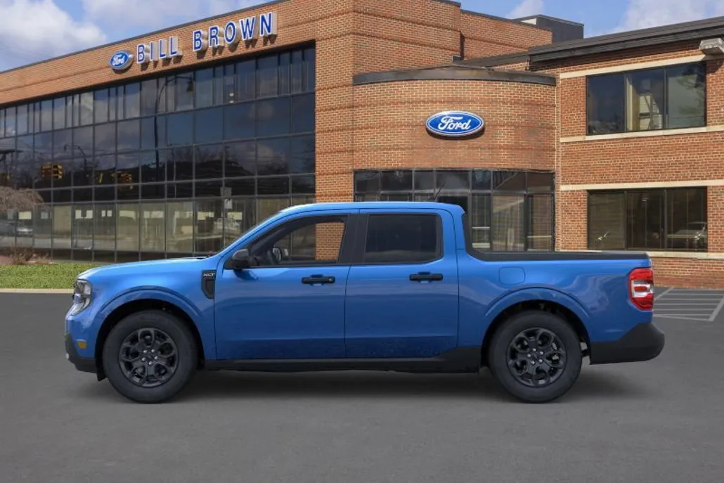 2025 Ford Maverick XLT photo 1