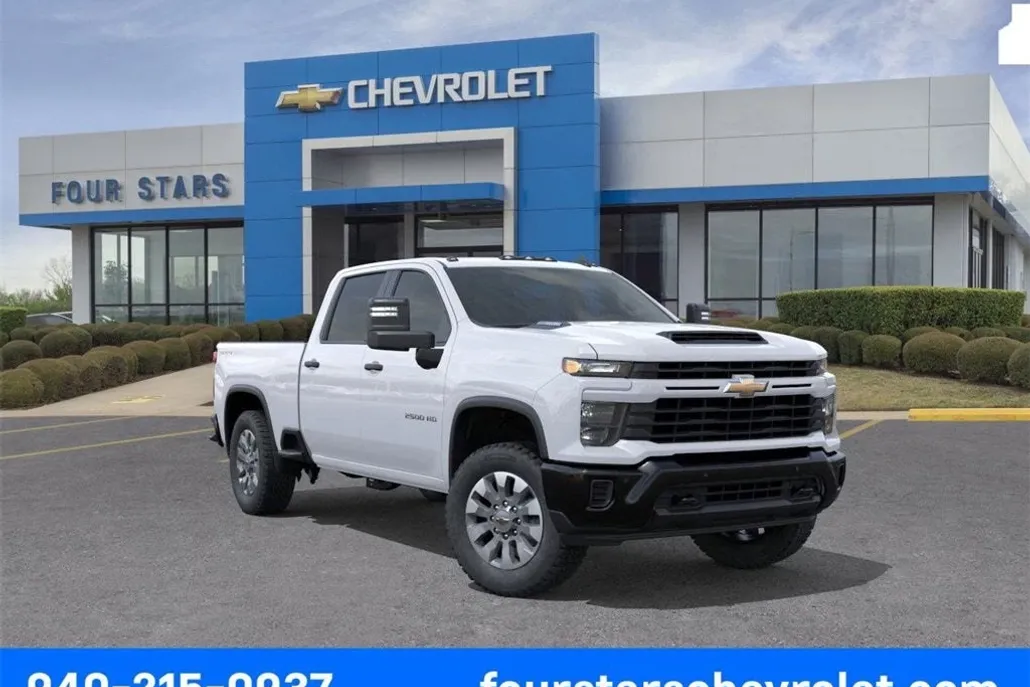 2025 Chevrolet Silverado 2500HD Custom photo 1