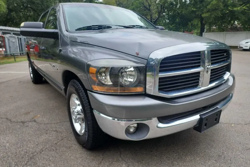 2006 Dodge Ram SLT photo 1