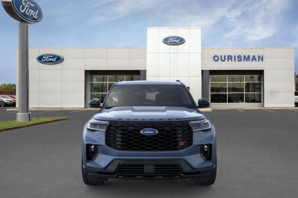 2025 Ford Explorer ST photo 1
