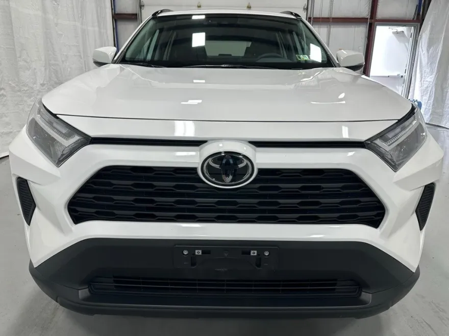 2025 Toyota RAV4 XLE photo 1