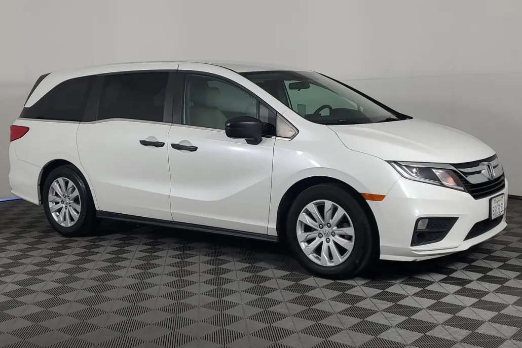 2020 Honda Odyssey LX photo 1