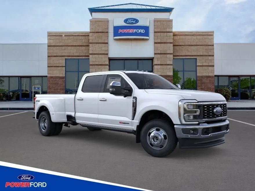 2025 Ford F-350 Lariat photo 1