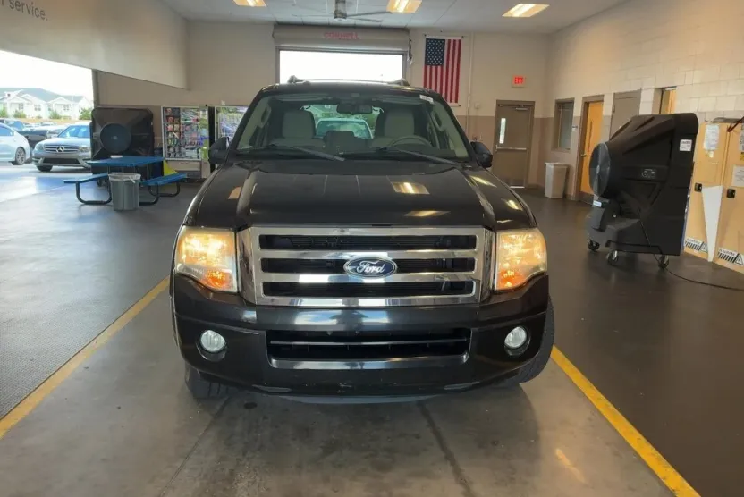 2012 Ford Expedition EL XLT photo 1