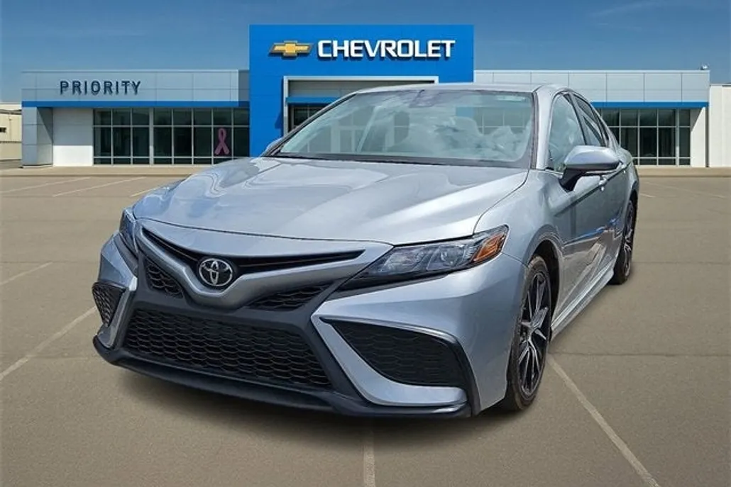 2023 Toyota Camry SE photo 1