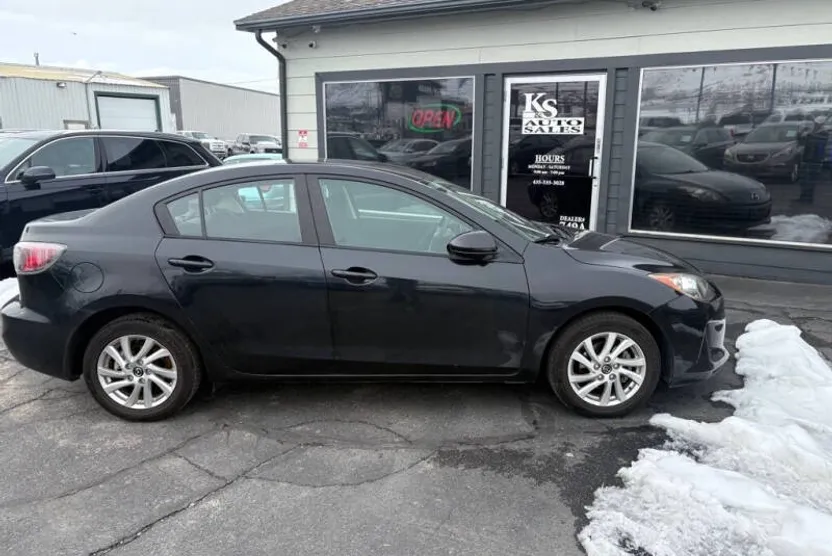 2013 Mazda Mazda3 Touring photo 1