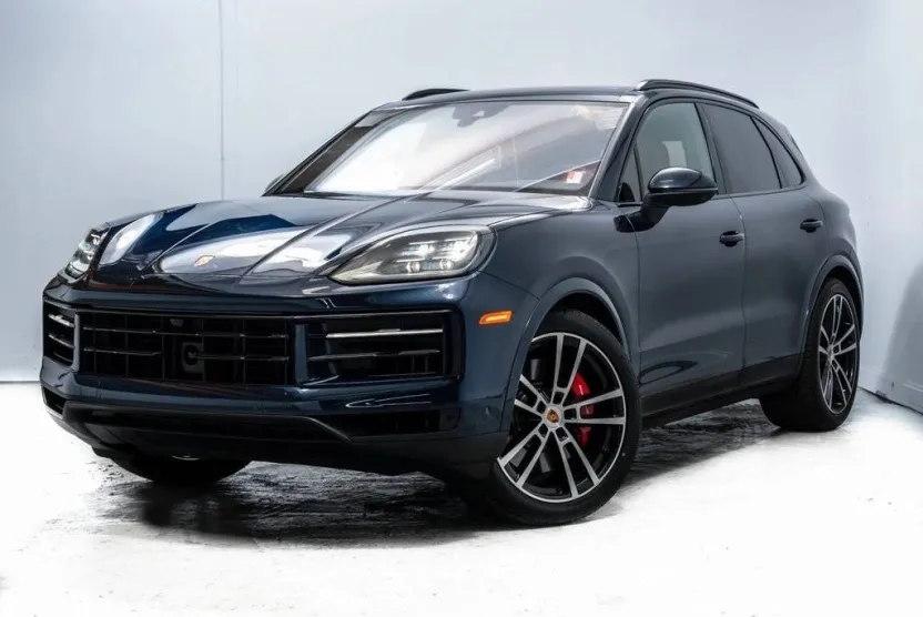 2025 Porsche Cayenne S photo 1
