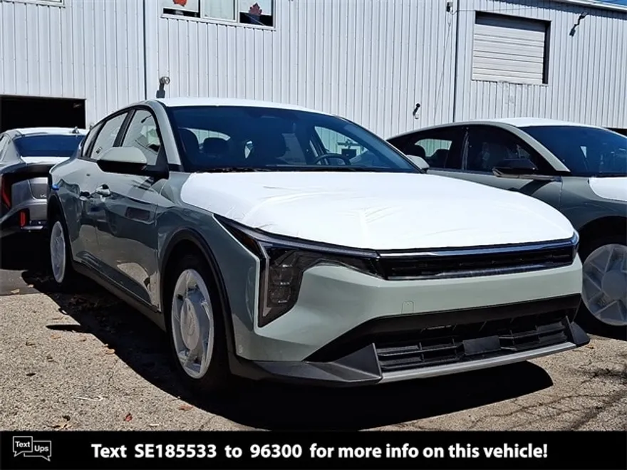 2025 Kia K4 EX photo 1
