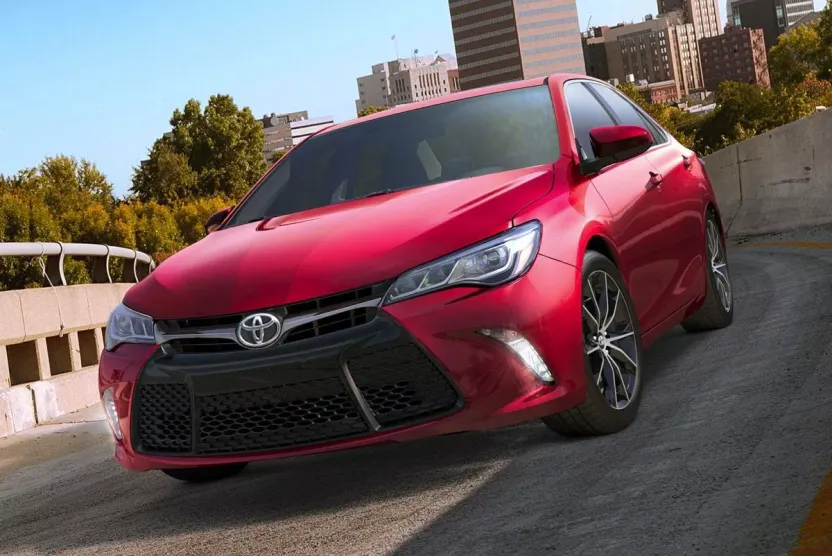2015 Toyota Camry XLE photo 1